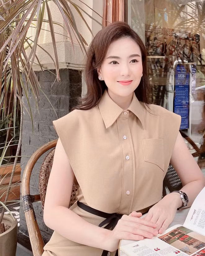 Đây cũng là ngày đầu Mai Ngọc thử sức dẫn bản tin Thời Tiết, từ đó, ra đời cô MC Thời Tiết nổi tiếng xinh đẹp và can đảm.