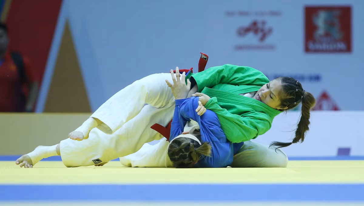 Chiều 10/5, người mở hàng HCV cho Đoàn Thể thao Việt Nam tại SEA Games 31 là nữ VĐV kurash Tô Thị Trang.