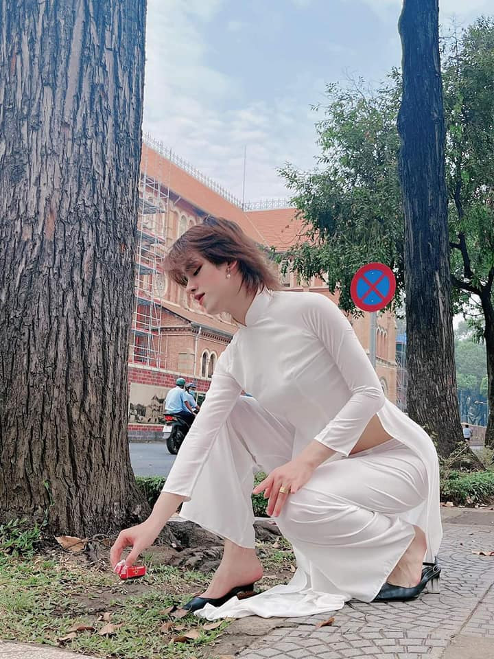 Ngay sau khi được lên sóng, bộ ảnh của Trần Đức Bo đã thu về hàng ngàn lượt thích và bình luận.