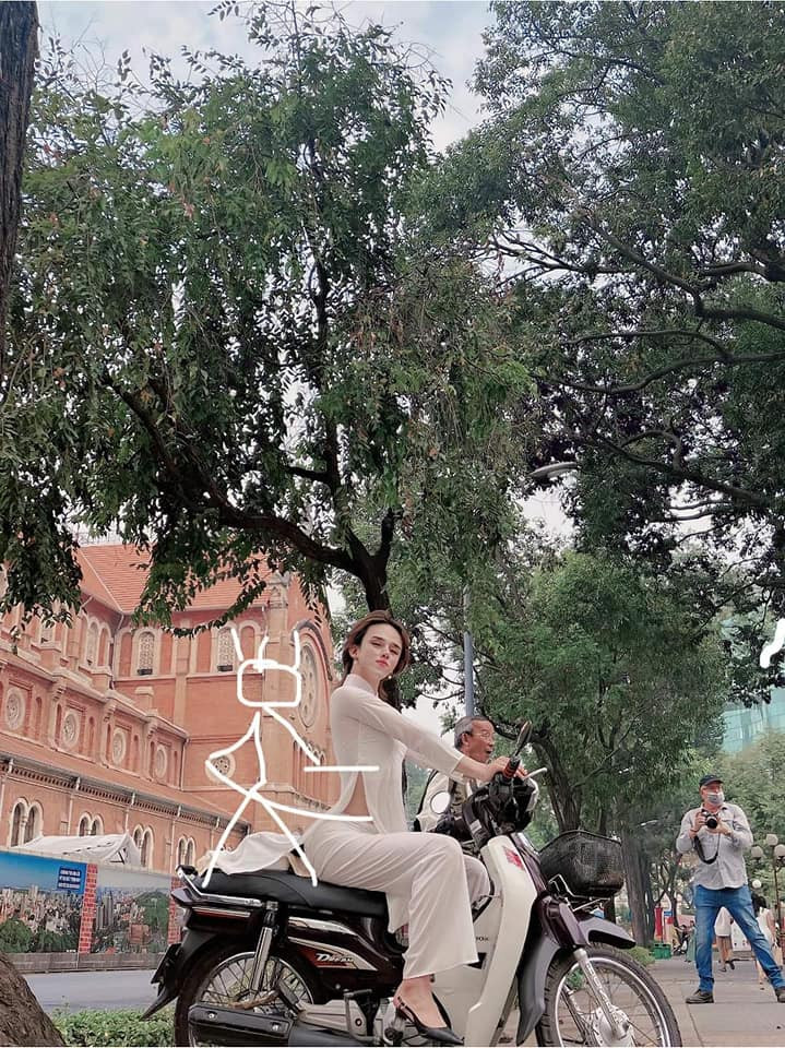 Nhiều người bày tỏ sự thích thú với bộ ảnh của Trần Đức Bo và cho rằng đây là sự tiến bộ trong việc làm contents của "bé mèo".