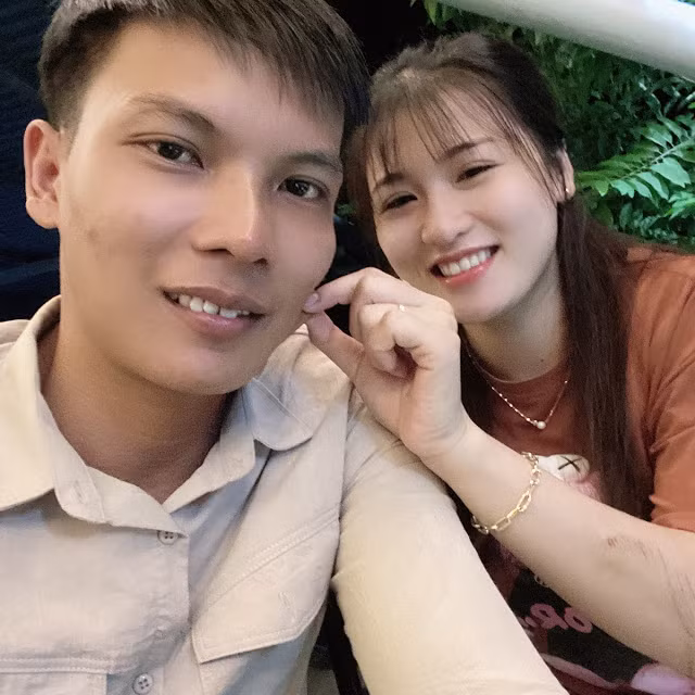 Vợ của Lộc Fuho cũng không quên động viên chồng ngay dưới bức ảnh: "Như vậy được rồi anh, phát huy lần sau. Buồn làm gì".