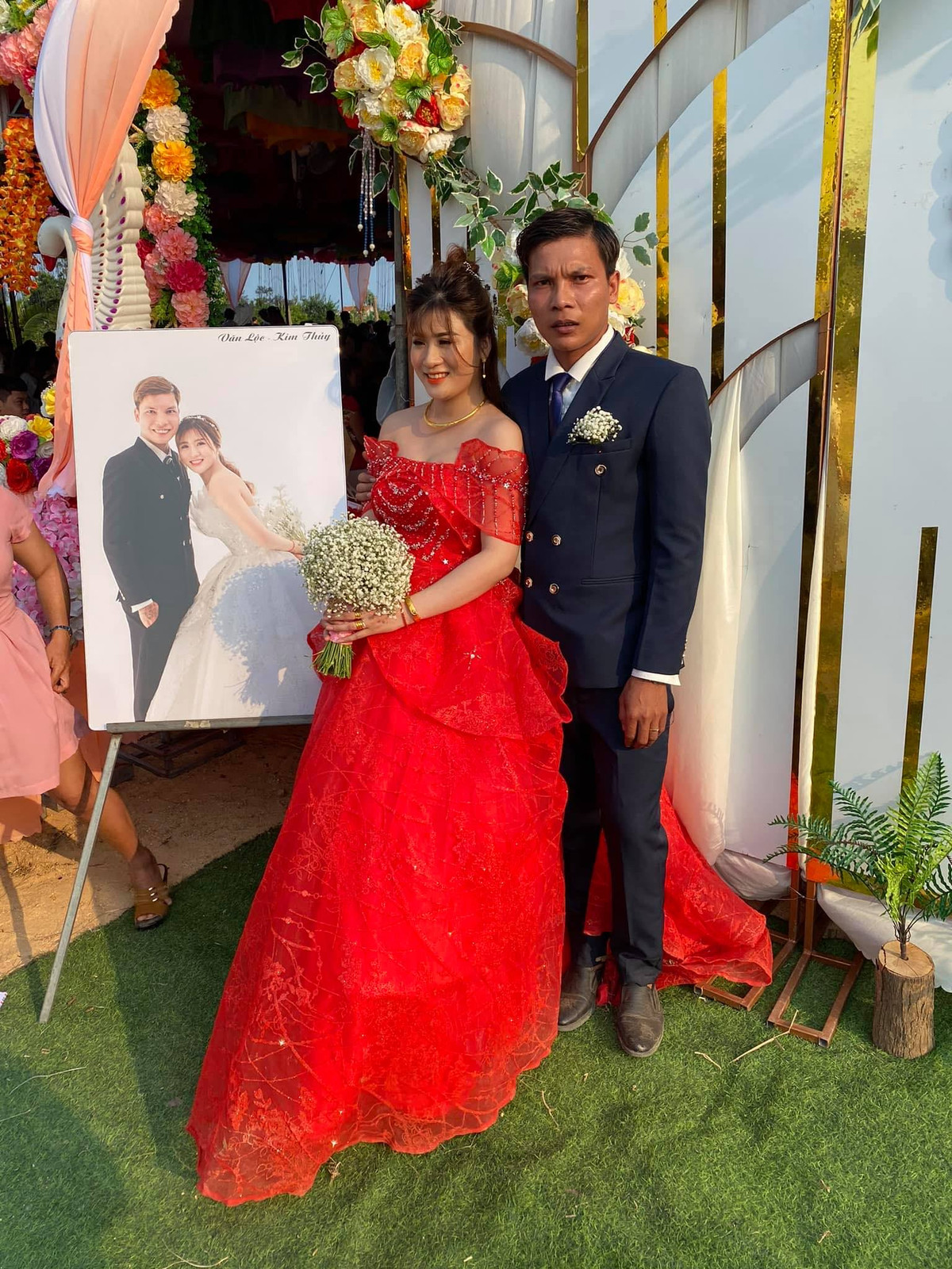 Cái tên Lộc Fuho có lẽ cũng chẳng còn nhiều xa lạ với cộng đồng mạng Việt Nam. Không điển trai, thậm chí bản thân còn tự nhận mình khá lố. Nhưng anh chàng này lại thu hút được rất nhiều sự chú ý khi làm Youtube và chia sẻ những hình ảnh ở đời sống công trường của mình, cũng như gặt hái được nhiều thành công.