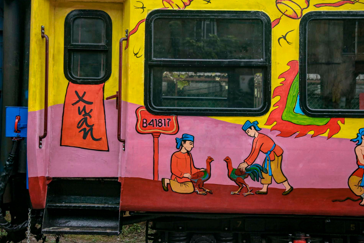 Đây là lần đầu tiên ý tưởng vẽ lên các toa tàu được thực hiện để mang mùa xuân ấm áp, trải nghiệm đặc biệt cho hành khách trong đêm giao thừa.