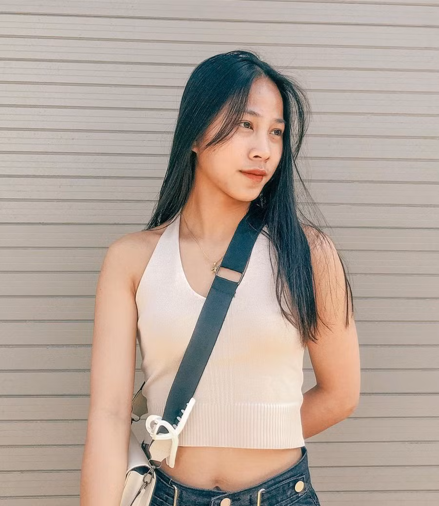 Nữ cầu thủ 19 tuổi có chiều cao 1,65m và luôn biết cách khoe sắc vóc nóng bỏng, quyến rũ không kém các hot girl.