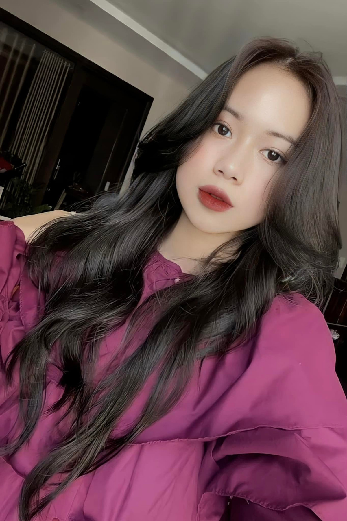 Hoàng Yến thường xuyên ra sân bóng để “tiếp lửa” cho bạn trai. Sự có mặt của cô chính là nguồn động lực không nhỏ giúp Văn Tùng quyết tâm theo đuổi đam mê của mình.