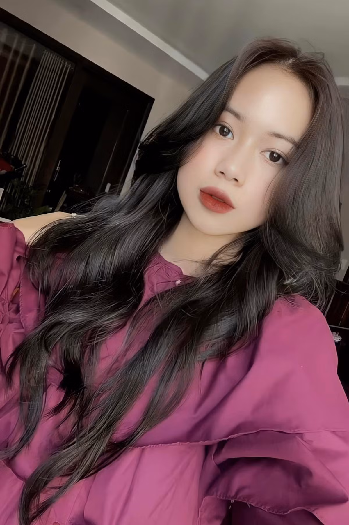 Hoàng Yến thường xuyên ra sân bóng để “tiếp lửa” cho bạn trai. Sự có mặt của cô chính là nguồn động lực không nhỏ giúp Văn Tùng quyết tâm theo đuổi đam mê của mình.