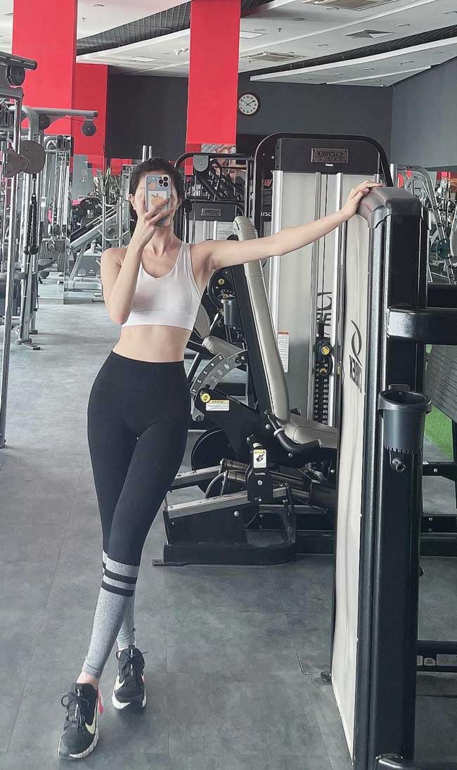 Sở hữu chiều cao 1,71m với tỷ lệ body cực chuẩn 81-58-91 (cm), đặc biệt là gương mặt sáng, Ngọc Ánh vẫn gây được chú ý sau khi bước ra từ cuộc thi.