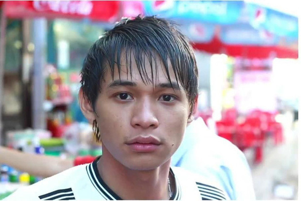 Dù hình có "ngố tàu" đến thế nào thì vẫn vui, vẫn đáng trân trọng vì nhờ có bản thân tại thời điểm đó mà phiên bản ở thời điểm hiện tại mới tốt hơn của Độ Mixi.