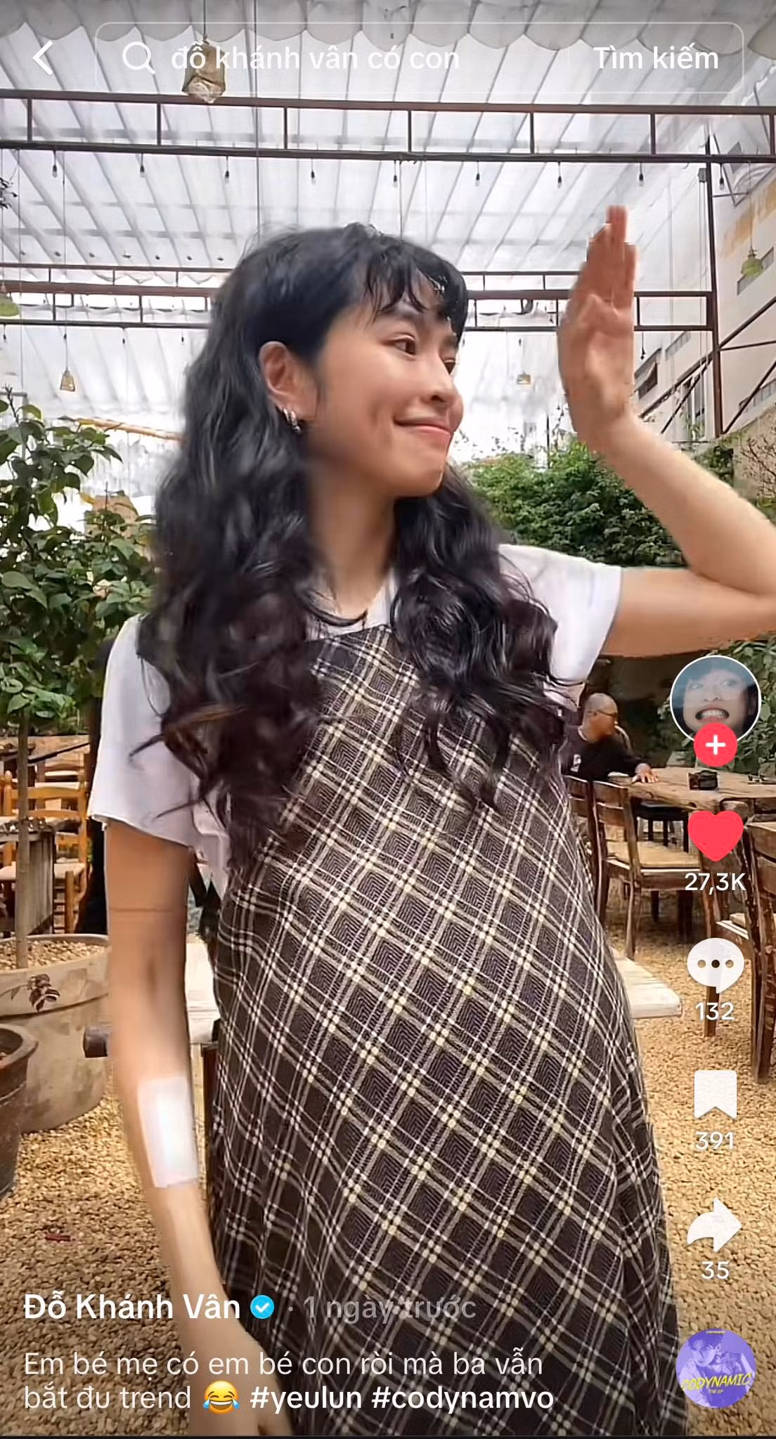 Trước việc mang thai và sắp sửa sinh con cho bạn trai giấu mặt, Khánh Vân không hề lên tiếng phản bác hay đính chính.