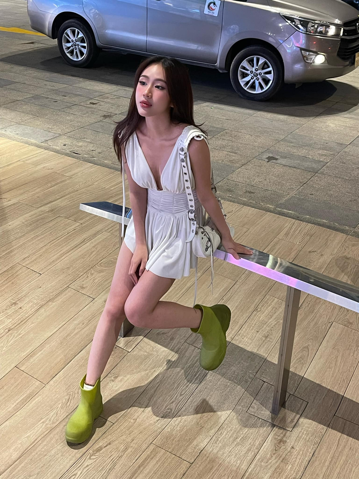 Ở tuổi 22, Bảo Hân làm chủ 2 cửa hàng thời trang riêng tại TP.HCM.