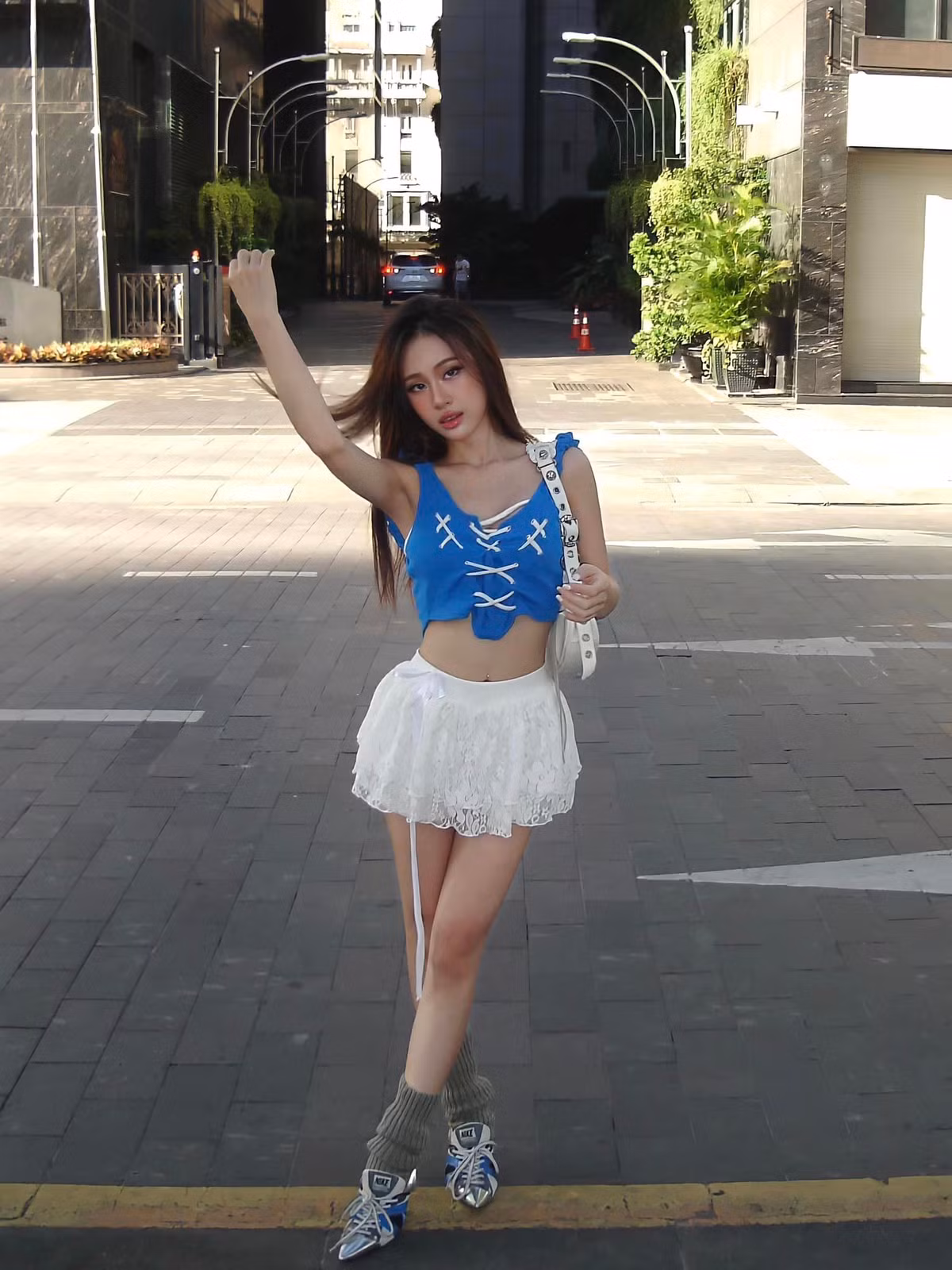 Hot girl Sai thanh gia nhap duong dua bikini, thach thuc moi doi thu