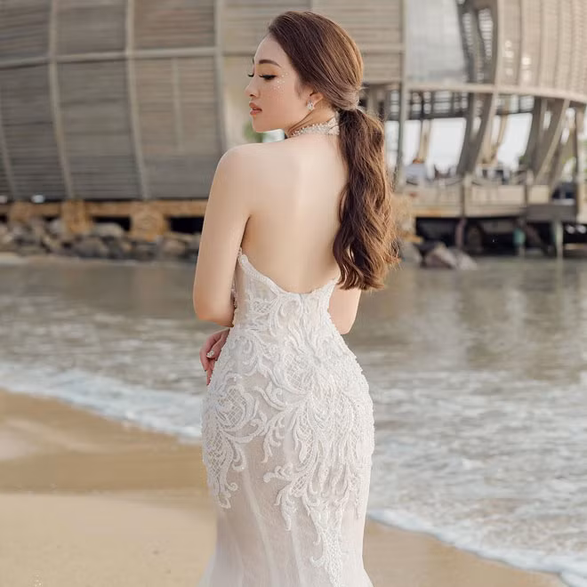 Năm 2020, Thu Hương hạ sinh bé gái đầu lòng tên là Đinh Gia Hân. Năm 2022, “cô dâu 200 cây vàng” lại khiến nhiều người bất ngờ khi khoe bức ảnh gia đình có sự xuất hiện của thành viên mới là một bé trai kháu khỉnh, tên Đinh Gia Thịnh.