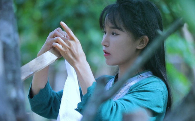 Thông tin Lý Tử Thất dừng hoạt động trên Youtube được chính trợ lý của cô đưa ra.