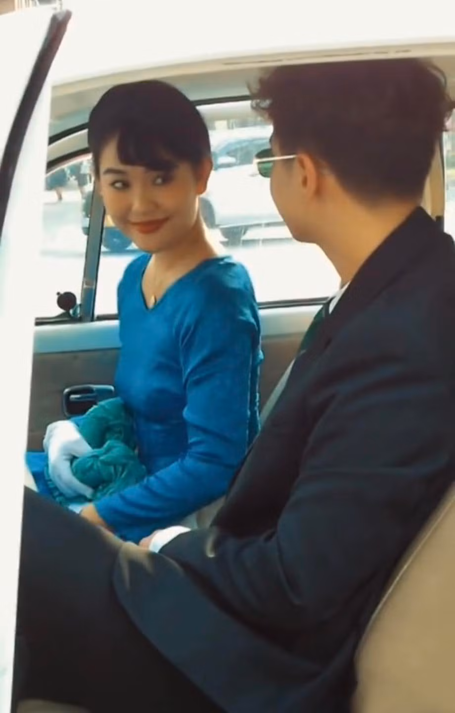 Những bức ảnh gây sốt của Bách Liên trong clip cũ "xuyên không" về Tết xưa gây chú ý.