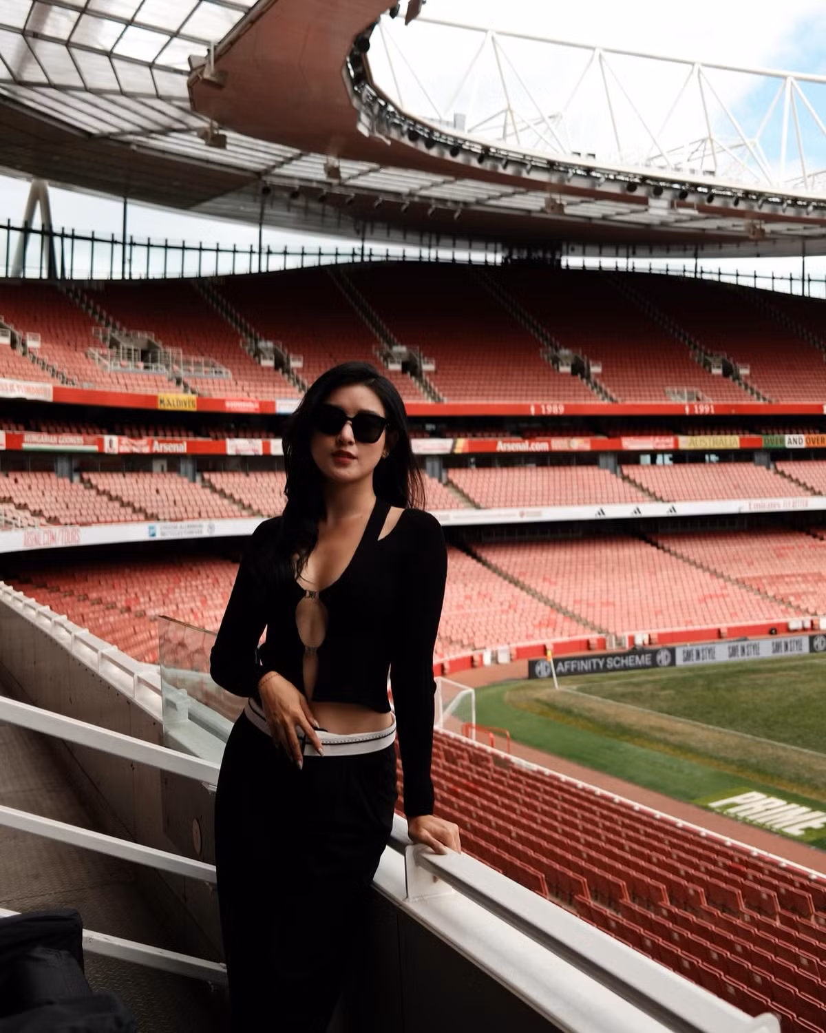 A hau me bong da Huyen My hiem hoi dien bikini