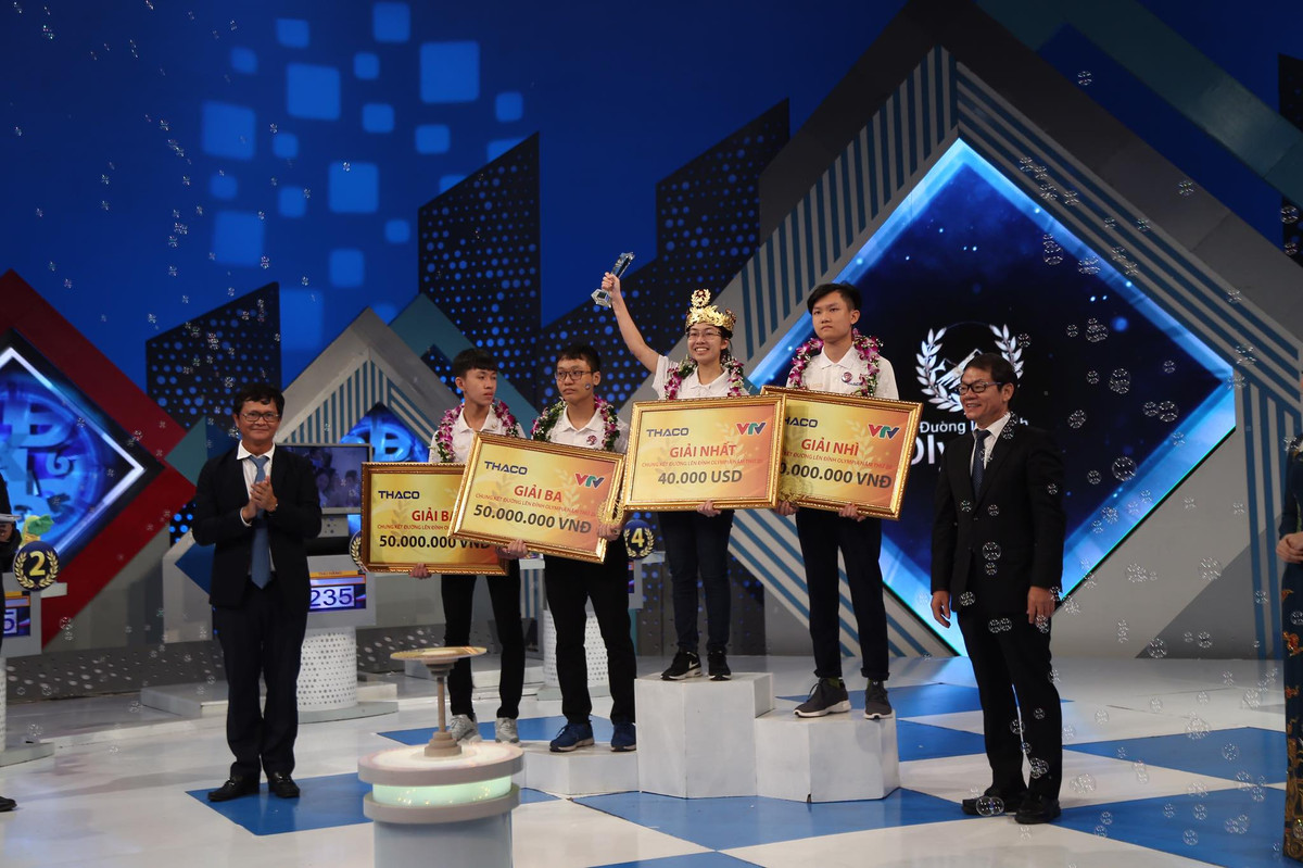 Sáng 20/9, chung kết Đường lên đỉnh Olympia năm thứ 20 thu hút sự chú ý của khán giả.