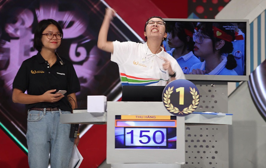 Kết thúc vòng thi Về đích của chung kết Đường lên đỉnh Olympia, Thu Hằng giành được 35 điểm. Tuy nhiên do cô bạn này trả lời sai một câu hỏi của Dũng Trí nên em bị trừ 15 điểm.
