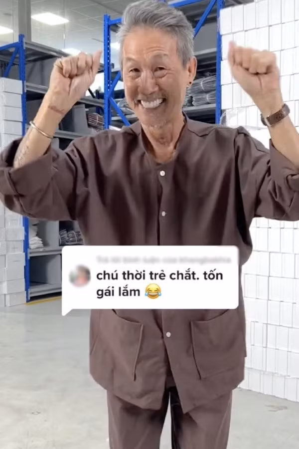 Để giải đáp những thắc mắc và sự tò mò của mọi người, "Ông chú Polo" mới đây đã khoe những bức ảnh khi còn trẻ và tự nhận “tốn gái”.