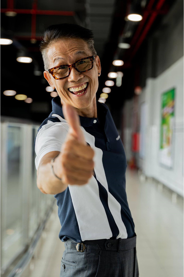 Nhiều người cũng có thắc mắc về hình ảnh của hiện tượng mạng "Ông chú Polo" khi còn là thanh niên và cho rằng chú thời ấy chắc chắn cũng là một soái ca khiến bao cô gái phải điêu đứng.