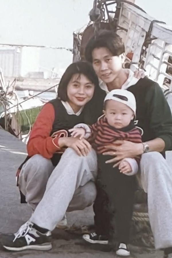 Thế mới thấy, để có một phong cách, thần thái sang trọng, lịch lãm khi ở tuổi 64 thì trước đó khi còn là thanh niên, đang trong độ tuổi đẹp nhất "Ông chú Polo" đã định hình được phong cách của mình, chú ý đến việc ăn mặc sao cho vừa hợp hoàn cảnh vừa năng động, trẻ trung.