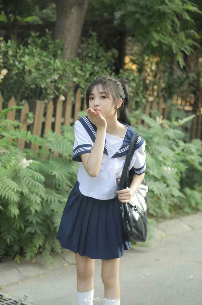 Hiện tại, Bành Thập Lục đã có tới hàng triệu lượt follower trên TikTok. Các clip của cô đều có tới hàng triệu lượt thích và thu hút hàng chục ngàn bình luận và luôn gây "bão" trên mạng xã hội xứ Trung.