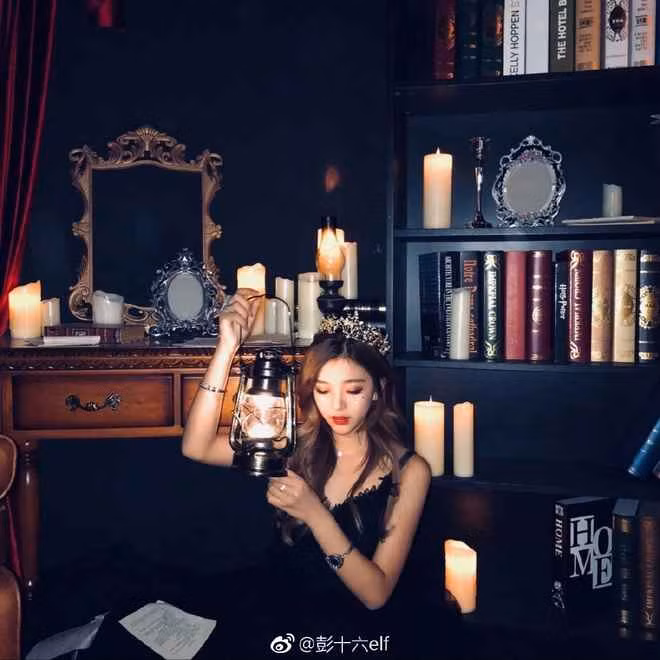 Hot girl TikTok Trung Quốc có phong cách biến hóa, đa dạng. Các bức ảnh của Bành Thập Lục luôn để lại ấn tượng với khán giả và người hâm mộ.