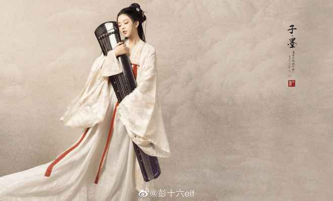 Với vẻ ngoài xinh đẹp, ngũ quan thanh tú cùng với giọng nói ngọt ngào, Bành Thập Lục rất nhanh chóng chiếm được cảm tình của khán giả.