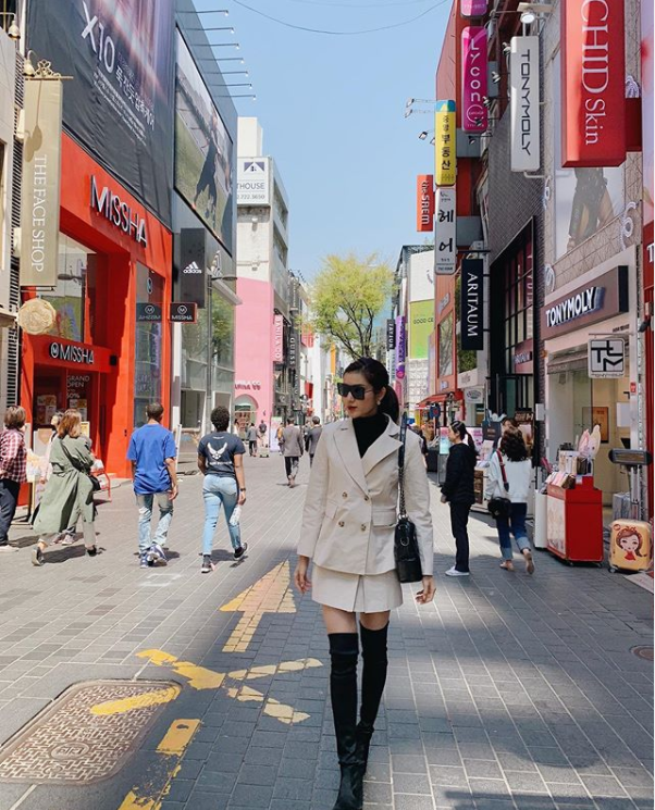 Thời gian gần đây, không ít lần Huyền My bị bắt gặp đến sân bóng cổ vũ các cầu thủ khi giải V.League 2020 tái khởi trang.