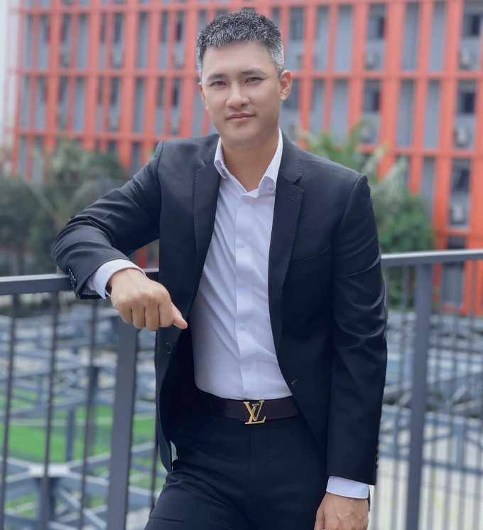 Cụ thể, Lê Công Vinh đã được bầu làm lớp trưởng trong khóa học huấn luyện viên chứng chỉ C AFC/VFF diễn ra tại sân Pleiku của CLB HAGL. Đây là khóa học chứng chỉ C AFC/VFF đầu tiên theo chương trình phối hợp giữa LĐBĐVN và LĐBĐ Nhật Bản từ ngày 12/9 đến 24/9.