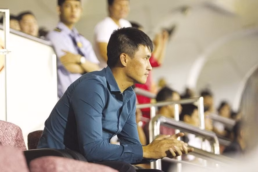 Cựu tiền đạo xứ Nghệ đang giữ kỷ lục là cầu thủ ra sân và ghi nhiều bàn thắng nhất lịch sử ĐTQG Việt Nam với 85 trận đấu cùng 51 pha lập công trong khoảng từ năm 2004 đến 2016 trước khi từ giã sự nghiệp.