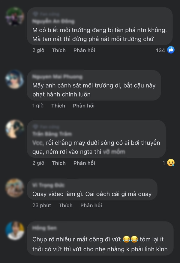 Nhìn chung, hầu hết người xem đều không đồng tình với hành động vứt ảnh cưới của người đàn ông này.