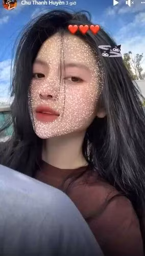 Bang chung ro net Quang Hai va ban gai song chung tai Phap