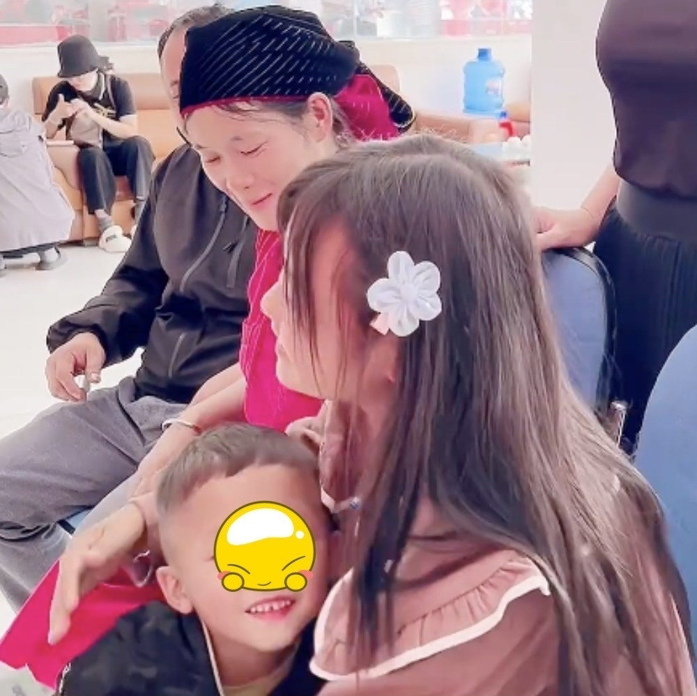 Nhiều bình luận cũng hi vọng Dua hạnh phúc với những gì mình đang có.