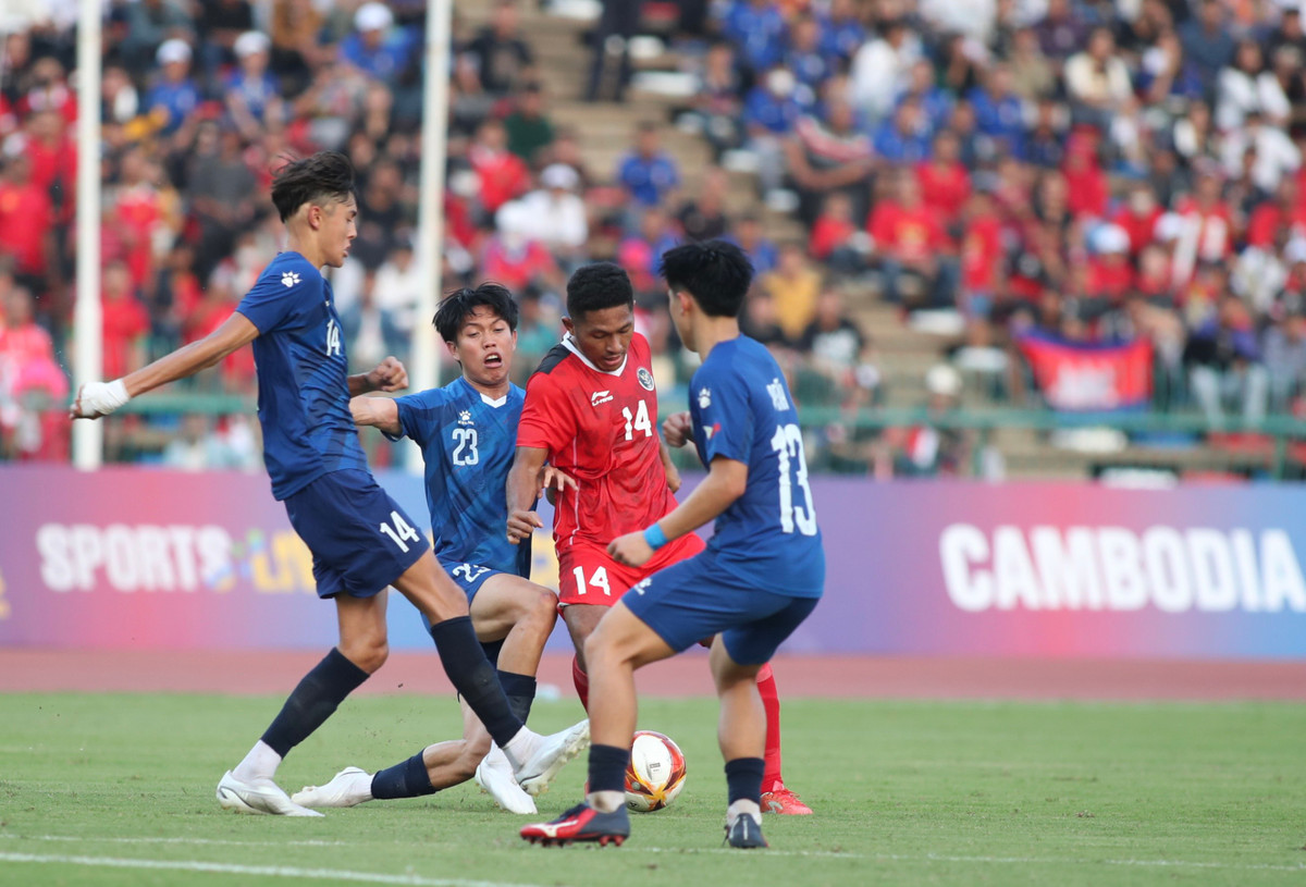 Tuy thoát thua trên chấm phạt đền nhưng U22 Philippines vẫn không thể chiếm được quyền chủ động trên sân, đội bóng này vẫn thực hiện nhưng pha lên bóng đơn giản và không thể gây ra khó khăn cho hàng thủ đối phương.