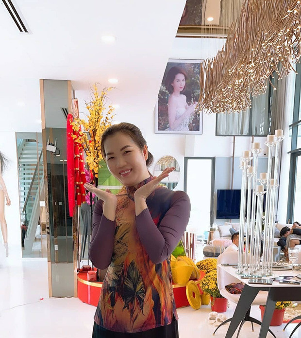 Hòa chung không khí chuẩn bị đón Tết rộn ràng, mới đây trợ lý Ngọc Trinh có ngay một album hình Tết đăng tải trên Instagram.