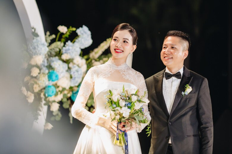 Hiện tại, Hà Thanh Vân vẫn đang phát triển sự nghiệp "cầm mic". Cuộc sống của cô viên mãn hơn sau khi xây dựng tổ ấm với CEO nổi tiếng Nguyễn Tuấn Việt. Chuyện tình của người đẹp và ông xã "tổng tài" hơn cô 1 con giáp cũng từng một thời là đề tài được quan tâm trên mạng xã hội.