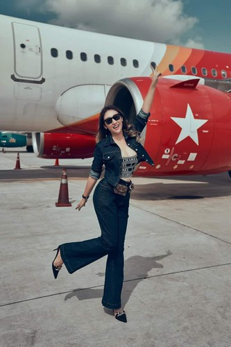 Huỳnh Như cũng là TikToker nổi tiếng với hơn 3 triệu follow và gần 83 triệu lượt thích. Cô chủ yếu làm những video đời thường, vui nhộn để mang lại tiếng cười cho khán giả.