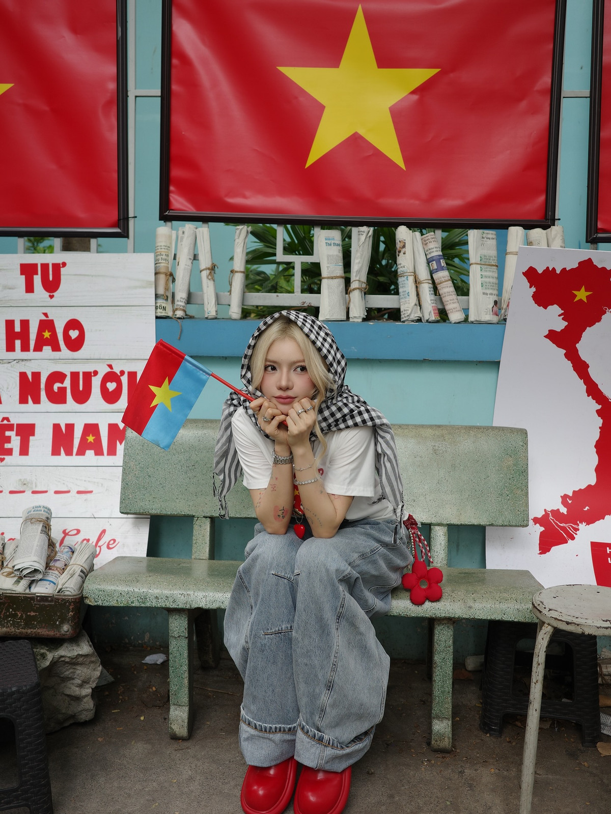 Ngay sau khi đăng tải những hình ảnh đu trend "yêu nước" của Bùi Thảo Ly nhanh chóng nhận được sự ủng hộ của netizen.