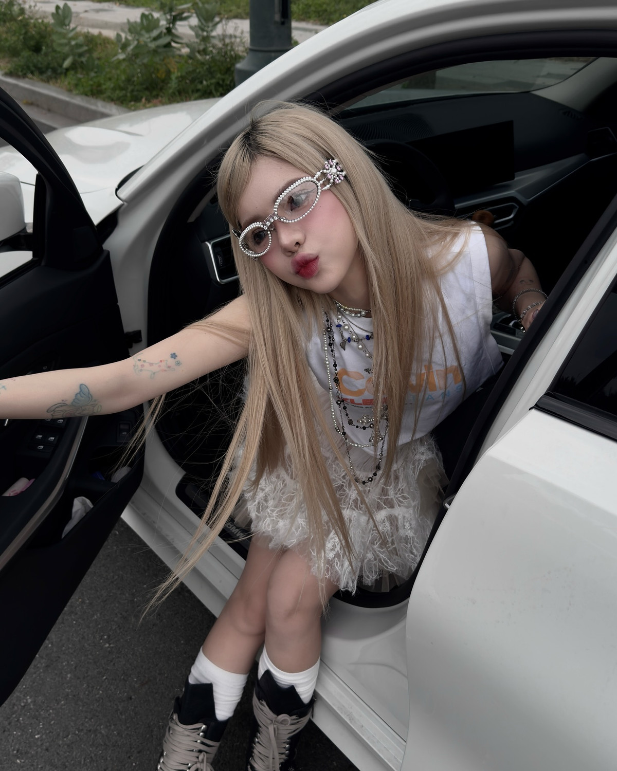 Trước đó Bùi Thảo Ly đã làm netizen ngỡ ngàng khi ngầm khoe việc cô đã nâng mũi.