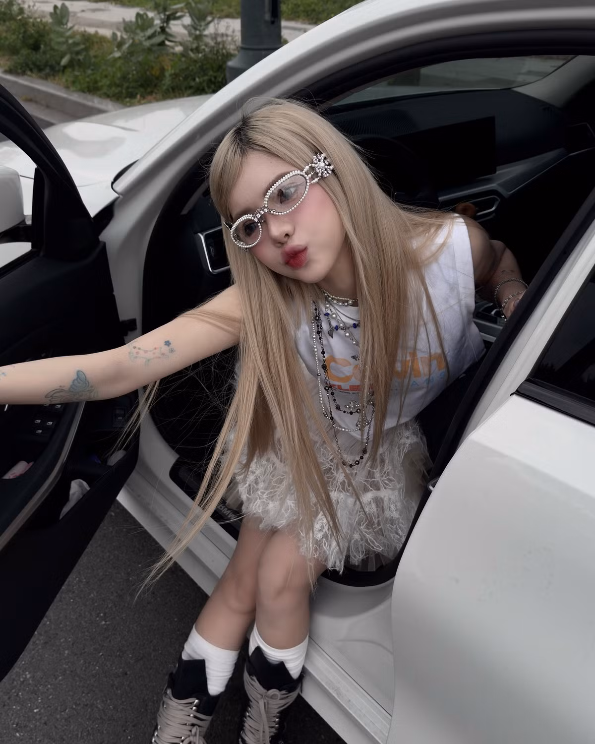 Trước đó Bùi Thảo Ly đã làm netizen ngỡ ngàng khi ngầm khoe việc cô đã nâng mũi.