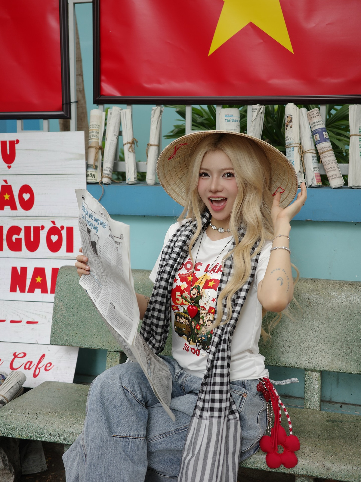 Bên cạnh đó, nhan sắc của Bùi Thảo Ly cũng được netizen khen ngợi hết lời, đặc biệt sau khi cô nàng công khai sửa một số điểm trên gương mặt.