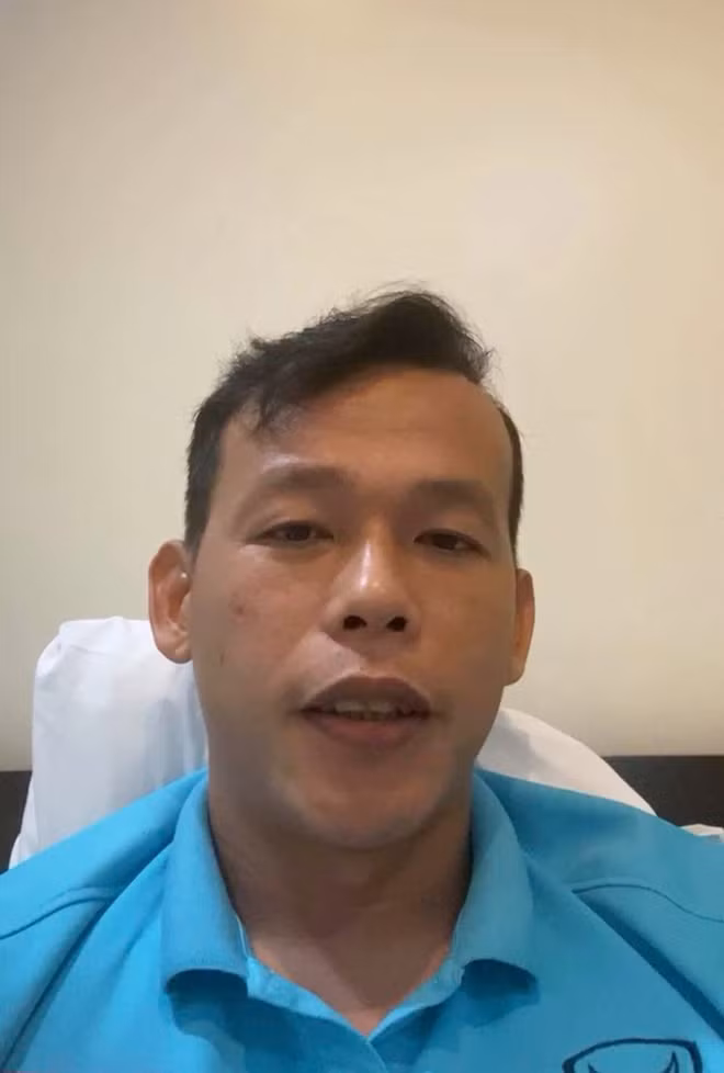 Theo bình luận của dân mạng, Tấn Trường ver "xài app" có da dẻ mịn màng, trắng trẻo.