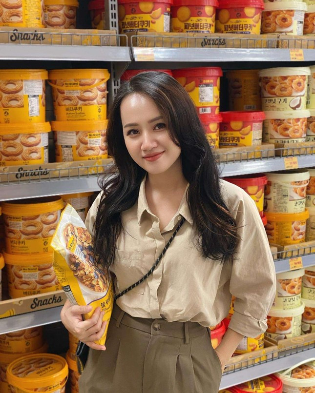 Nếu thường xuyên theo dõi những video mà Châu Giang đăng tải trên Youtube, chắc hẳn bạn sẽ biết đến hành trình chuyển trọ gian nan của cô nàng.