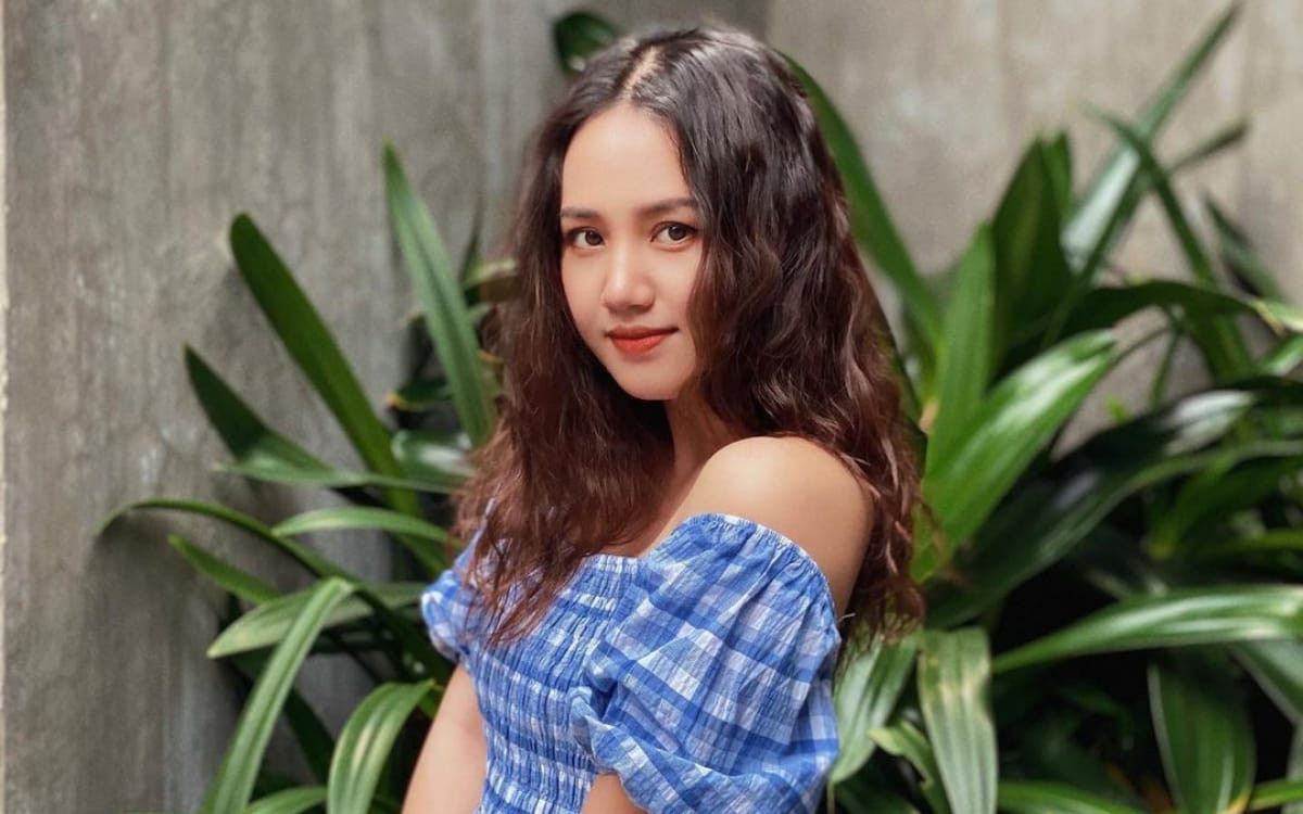 Một thời gian sau và cho đến tận bây giờ, Châu Giang đã quyết định sống một mình. Cô trải qua nhiều lần thuê và chuyển trọ, từ chung cư mini, nhà thuê độc lập cho đến những căn hộ chung cư. Đầu năm 2022, cô đã dọn đến một căn hộ chung cư mới và chia sẻ nó trong vlog đầu tiên tại nhà mới của mình.