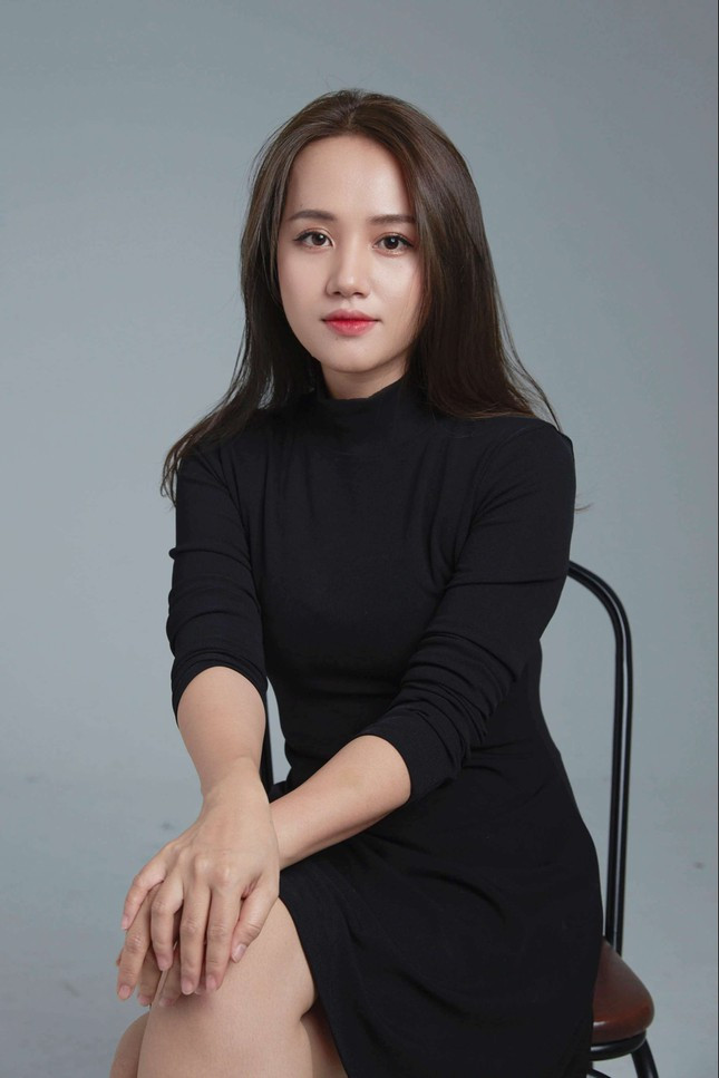 Thông qua những clip của mình, Châu Giang khiến nhiều người cảm nhận được cô nàng là người có tính cách độc lập, tự tin và biết yêu bản thân.