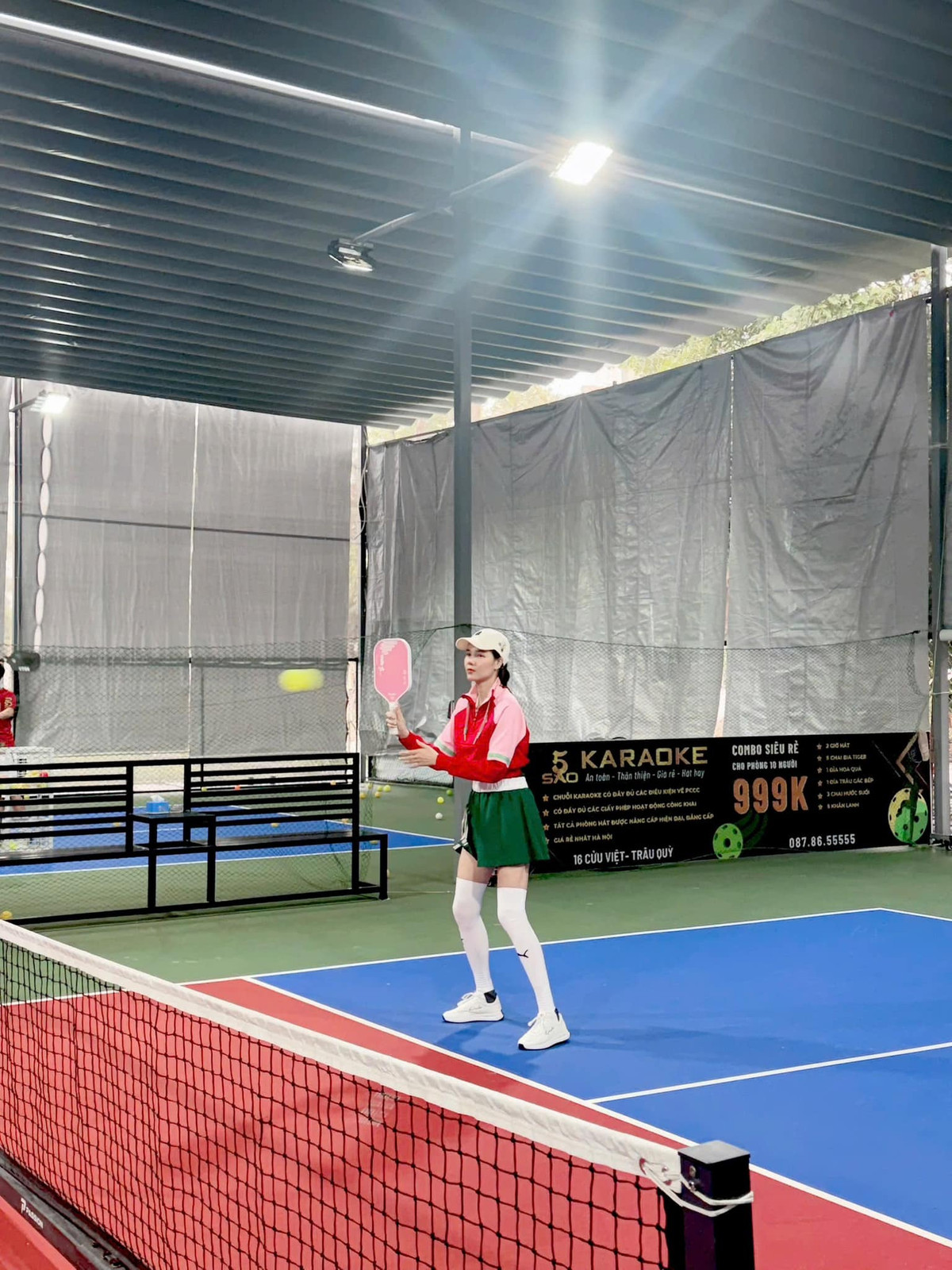 Với gương mặt xinh đẹp, chiều cao ấn tượng và phong cách thời trang nổi bật, Kỳ Hân nhanh chóng ghi dấu ấn trong lòng khán giả.