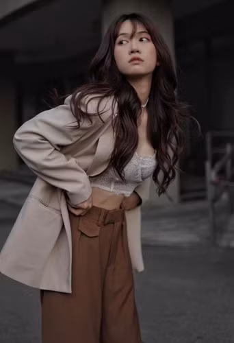 Loạt ảnh từ Lê Bống thu hút được hơn 16 nghìn lượt yêu thích của cộng đồng mạng, kèm với những lời khen và chia sẻ tích cực.