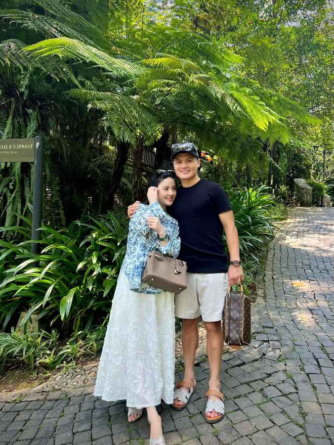 Ngoài ra Chu Thanh Huyền còn đăng story video ghi lại bàn thắng của Quang Hải trong trận đấu.