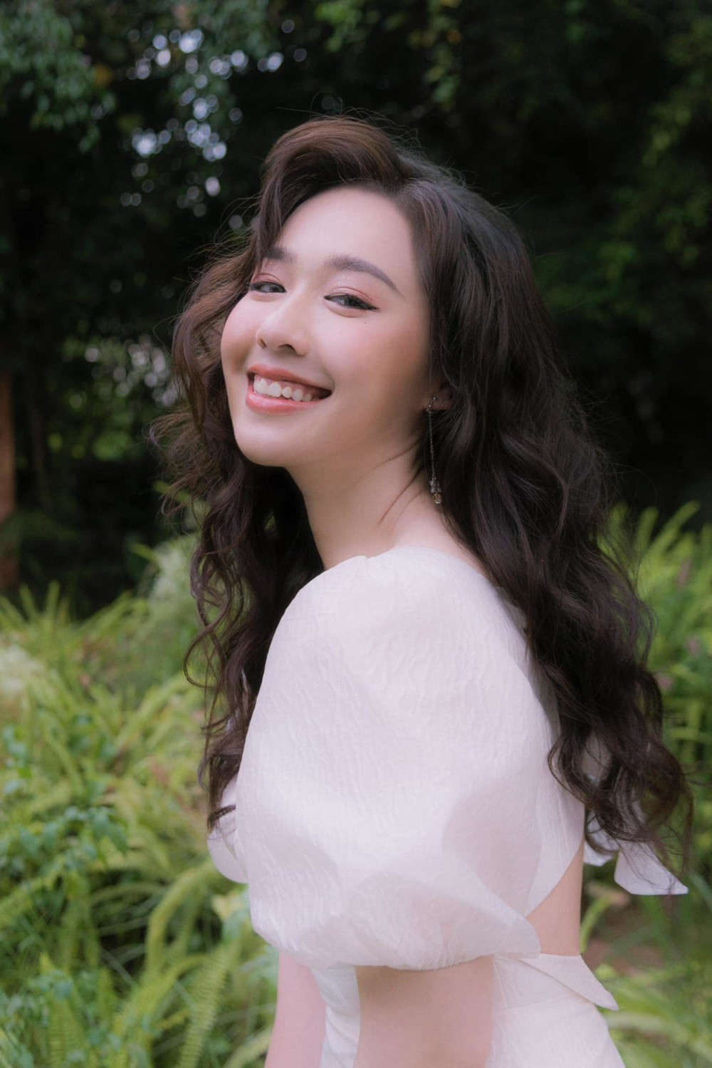 Hà My và chồng cực kỳ hạnh phúc, cùng nhau chụp ảnh bên con trai tròn 1 tháng.