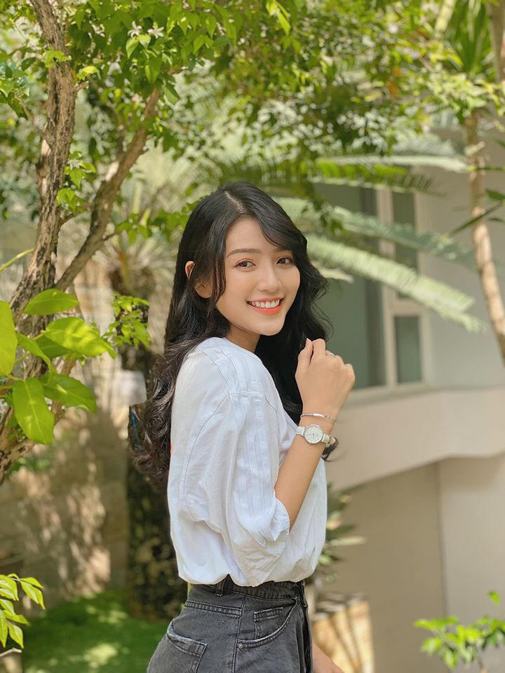 Tuy nhiên sau khi rời kênh Youtube FapTV vì những lùm xùm không đáng có, An Vy gần như im hơi lặng tiếng. Cô nàng hot girl dường như biến mất khỏi showbiz với những tai tiếng đời đầu.